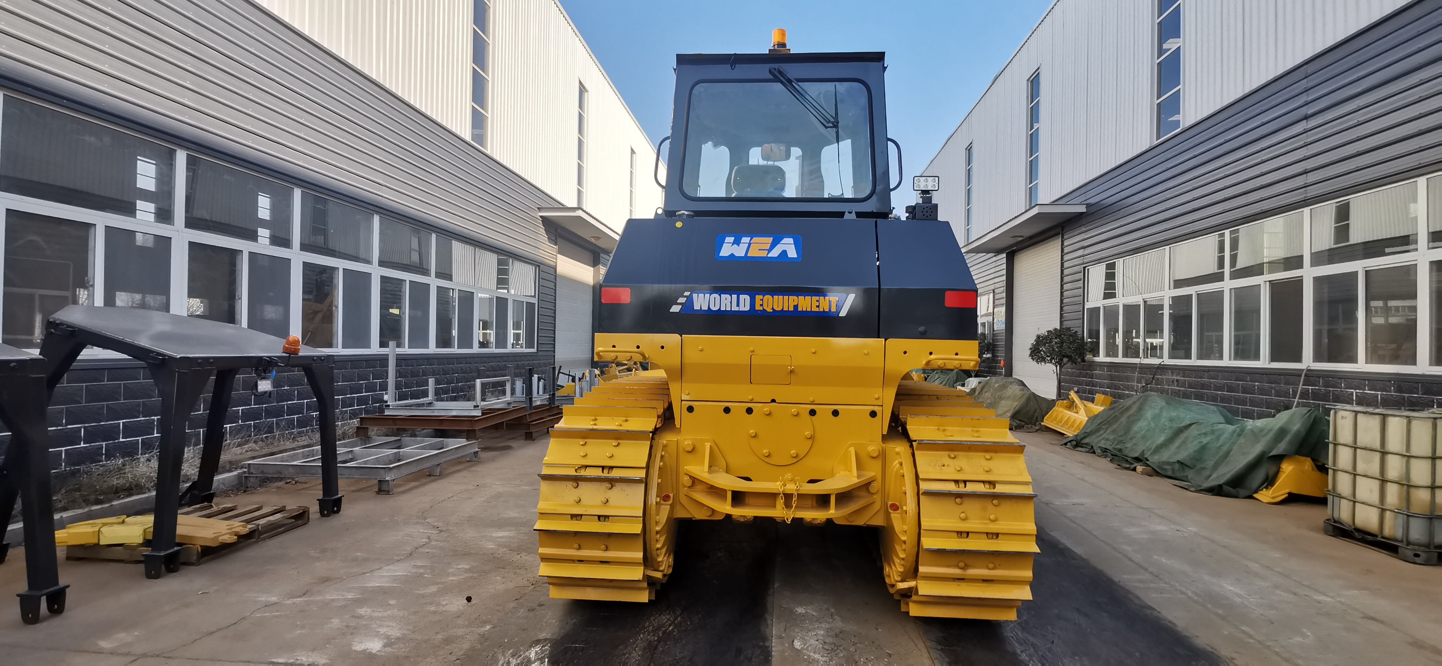 3725mm Blade Width Track Type Tractor With Three Teeth Or Single Teeth Optional Ripper