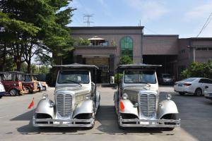 Wholesale Classic Open Top Sightseeing Bus 11 Seater Electric Classic Car with Maintenance Free Battery from china suppliers