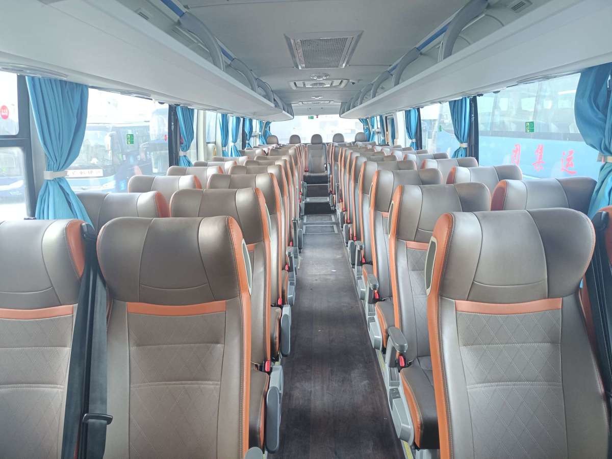 48 Seats Used Passenger Yutong Commuter Bus Euro 3 Emission Transportation