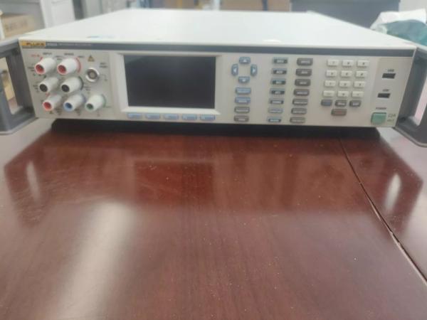 Fluke 8508a Reference Multimeter 77 ΜV/V AC Voltage Relative Accuracy For
