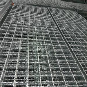 Wholesale ANSI / NAAMM MBG531-88 Standard Gully Grating Flat Or Serrated Steel Type Performance from china suppliers