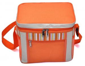 Wholesale Waterproof  Picnic Insulated Cooler Bags  In Polyester for food  / Drink from china suppliers