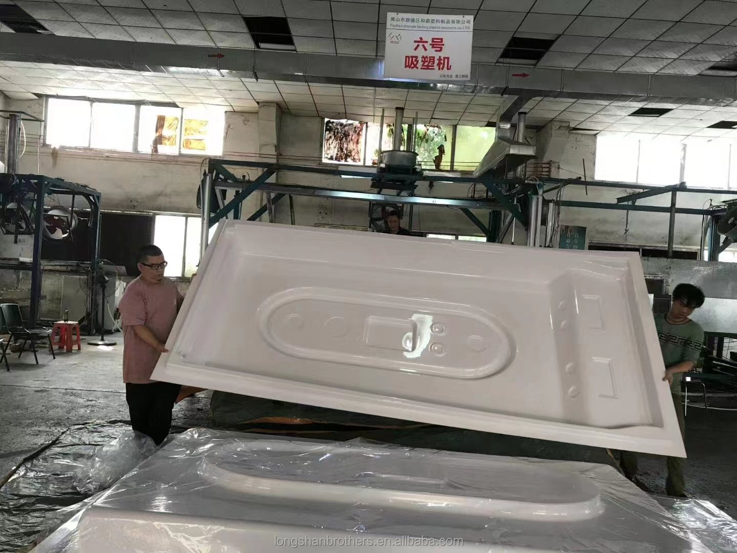 Customized Logo Acceptable Auto Accessories Bumpers Vacuum Forming Service with Mould Plastic Modling Type
