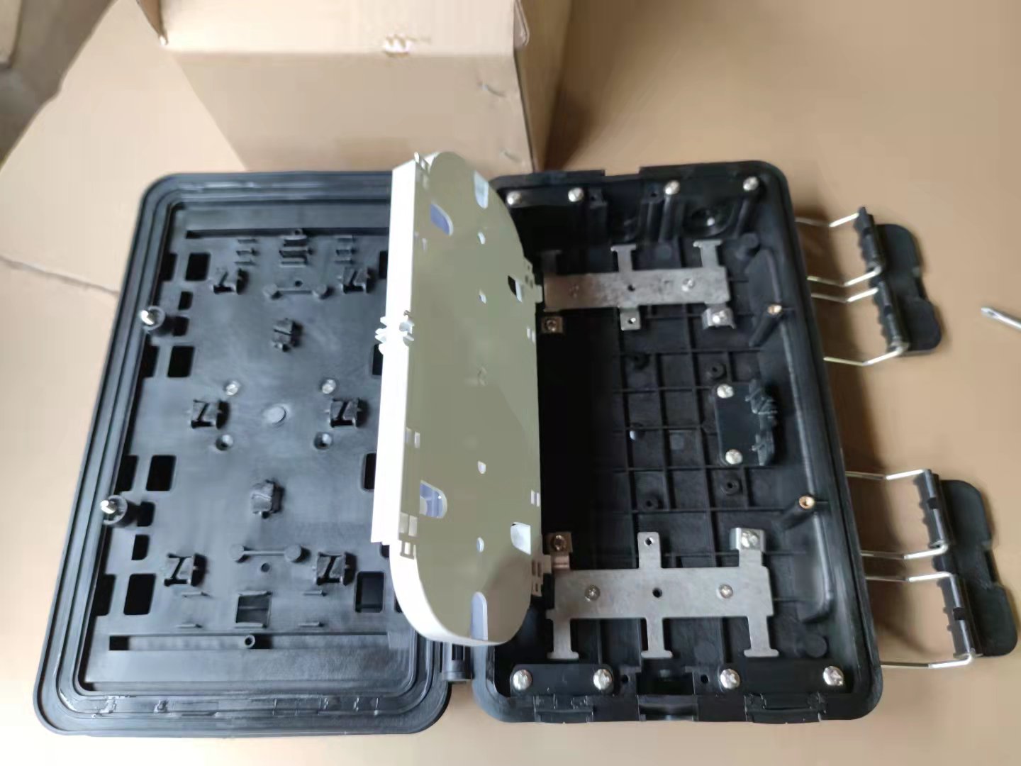 1x8 Aerial 24 Core Fiber Optic Splice Closure Connection Box For Steel Tube Splitter