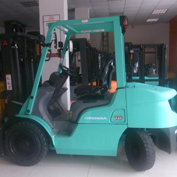 Mitsubishi Forklift FD30 3 Ton Lifting Capacity Japan 3 Mast 4.5m Suitable for