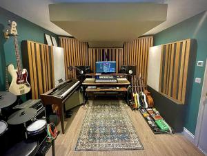 Wholesale HIFI Studio Room Wooden Slot Diffuser Isolation Board Acoustic Wall Panels Soundproofing from china suppliers