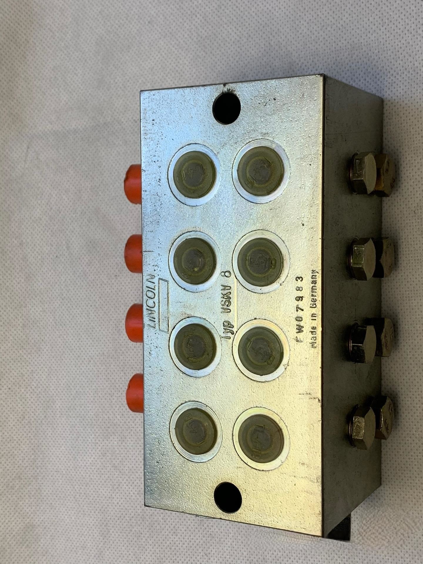620-29990-1/501634 Lincoln Hydraulic Oil Distributor Genuine Putzmeister Concrete Pump Spare Parts PM 100% New