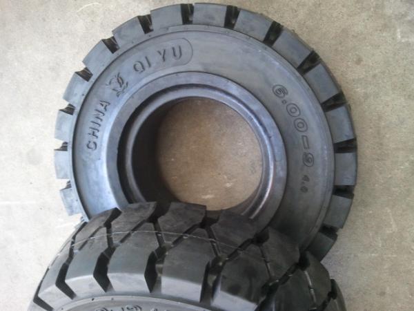 Hot sale pneumatic and forklift solid tires 7.00-12 forklif tire solid tire 6.00
