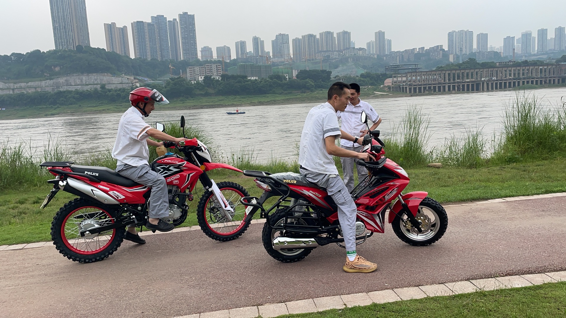 8 Colours 250 Racing Dirt Bike Single Cylinder Motorcycle 18kw
