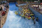 Artificial Surf Wave Pool Exciting Water Park Lazy River Customized