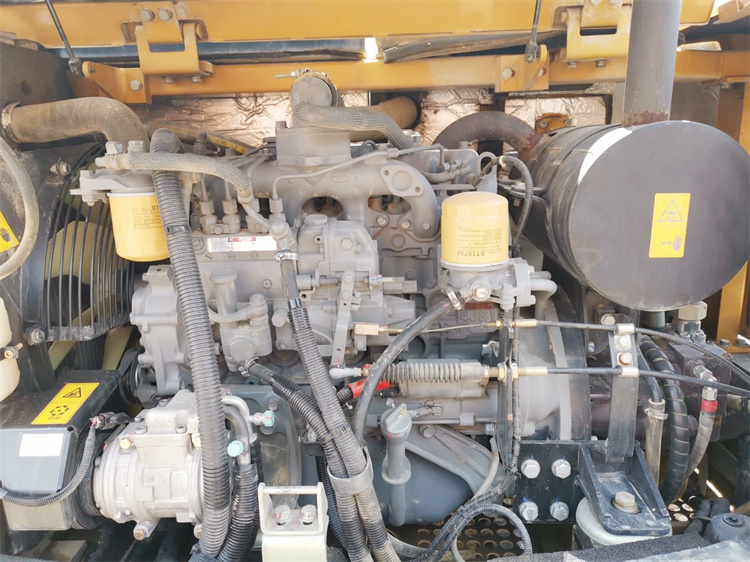 Used Sany SY55 Mini Excavator with Crawler Chain Operating Weight 5780 KG in Shanghai