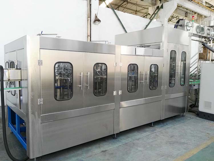 PET Bottled Water Filling Machine SUS304 Photoelectric Detection