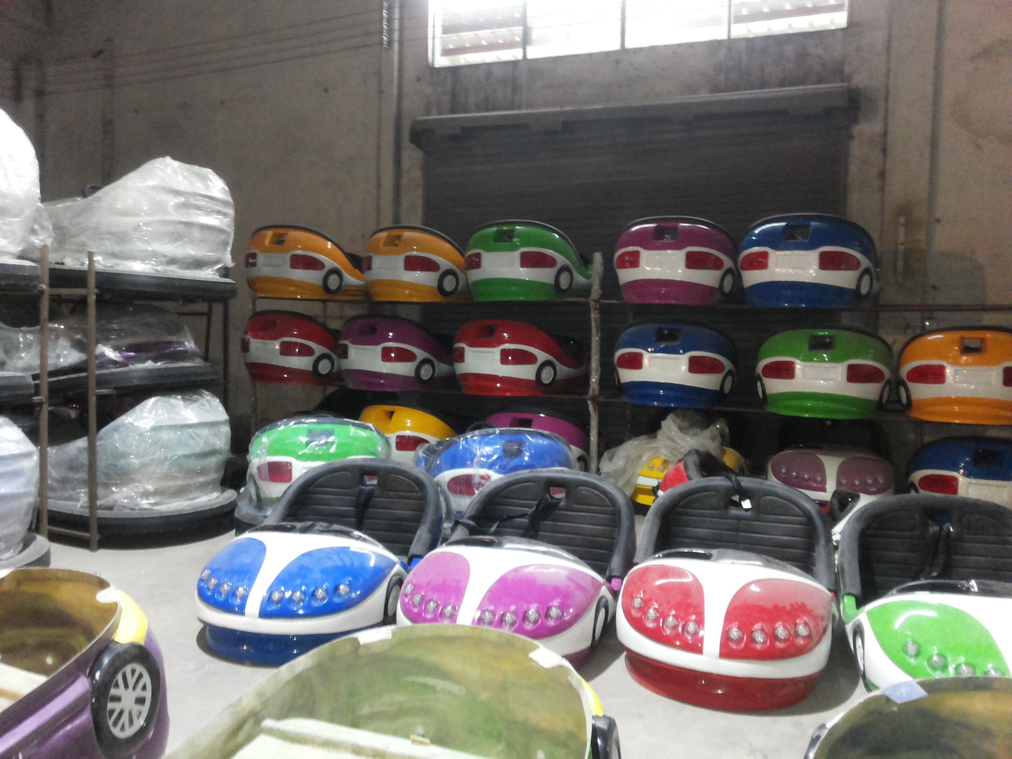 Sturdy Electric Bumper Cars , Wearable Amusement Bumper Car Shock Absorption