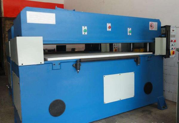 Durable Cloth Foaming Hydraulic Press Die Cutting Machine Stroke Adjustment