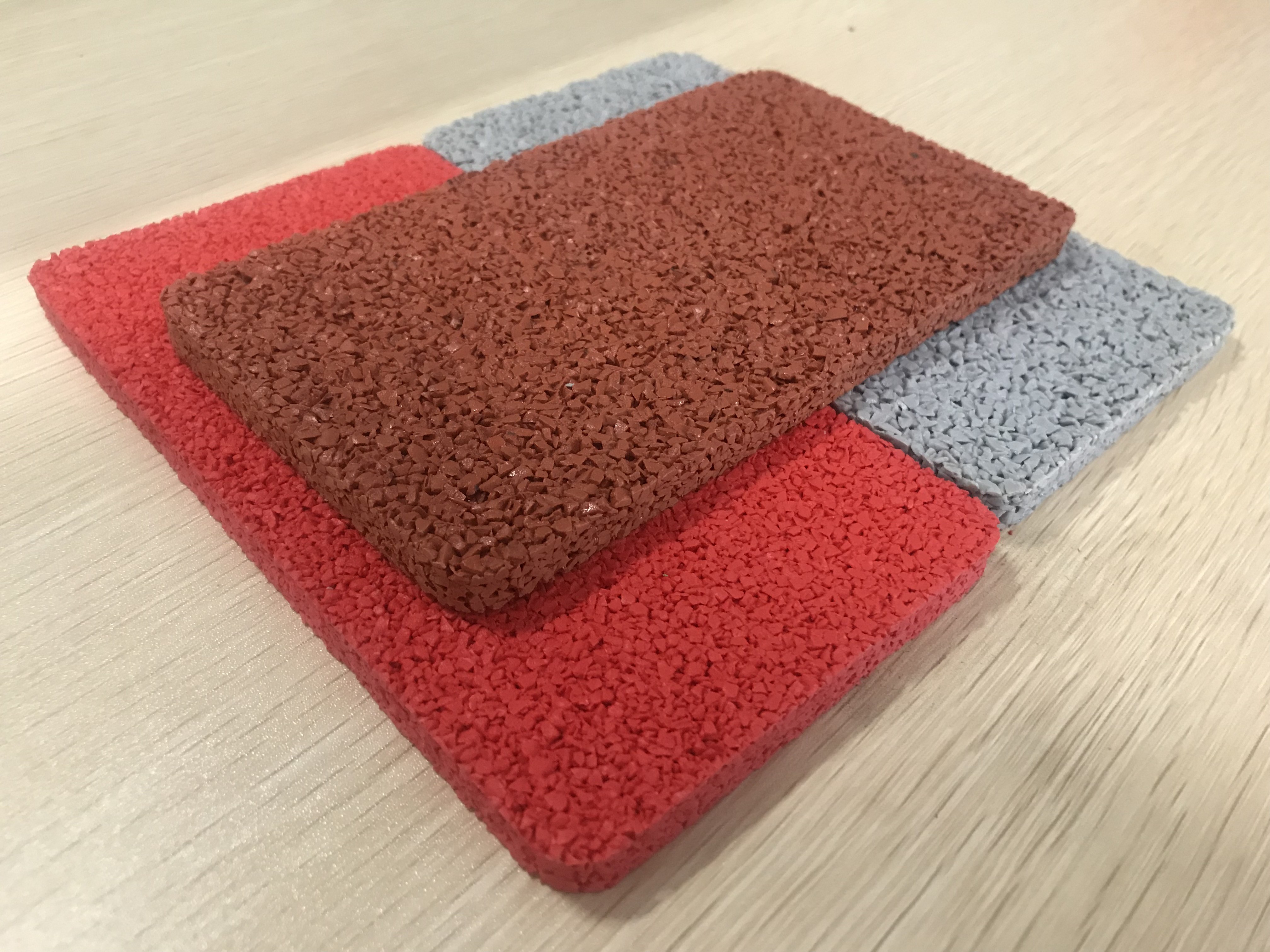 Odorless Wear Resistance Red Coloured Rubber Crumb
