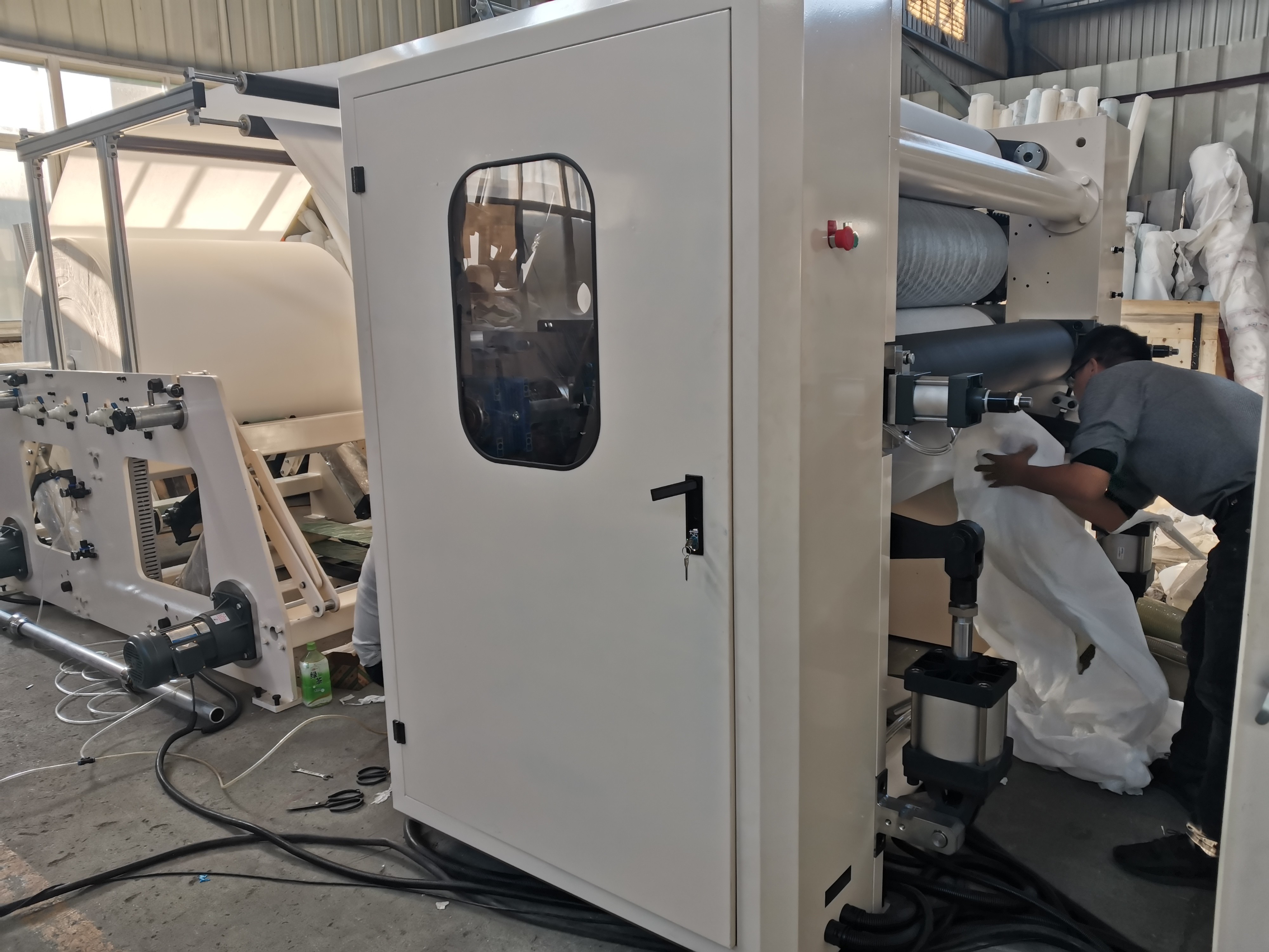Decorated Easy Operation N Type Hand Tissue Paper Towel Making Machine 380V/50Hz