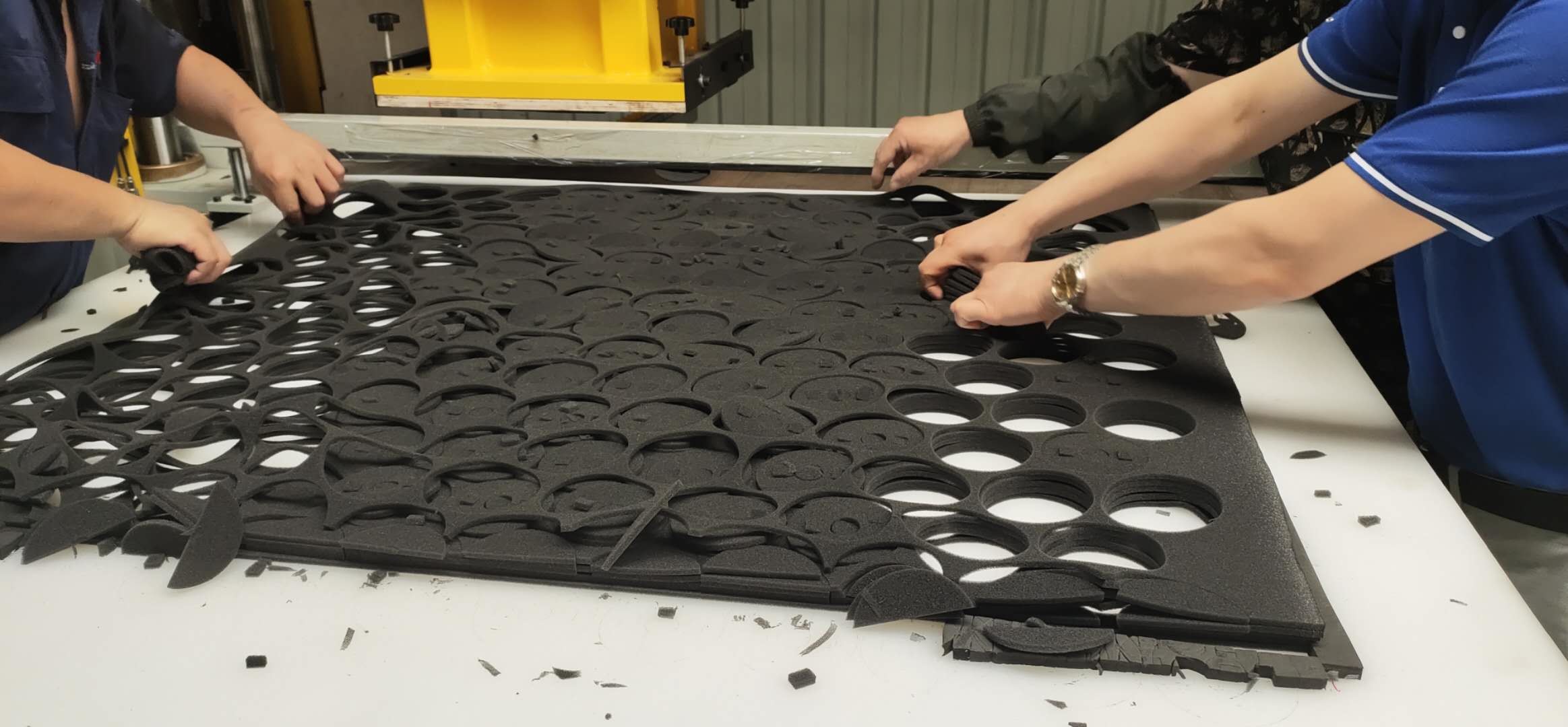 Rubber Gasket Die Cutting Machine with precision four column