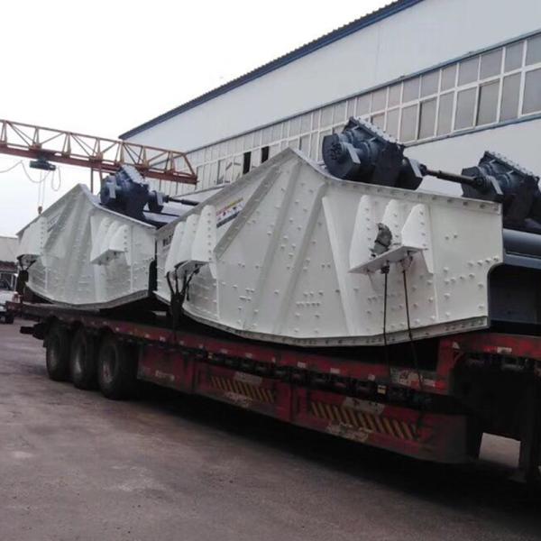 Professional 970rpm Mining Screening Equipment Linear Type For Gold Mining