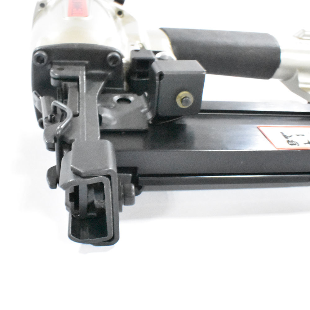 25 - 50mm Length Staples Pneumatic Staple Gun 70 - 120PSI Operating Pressure