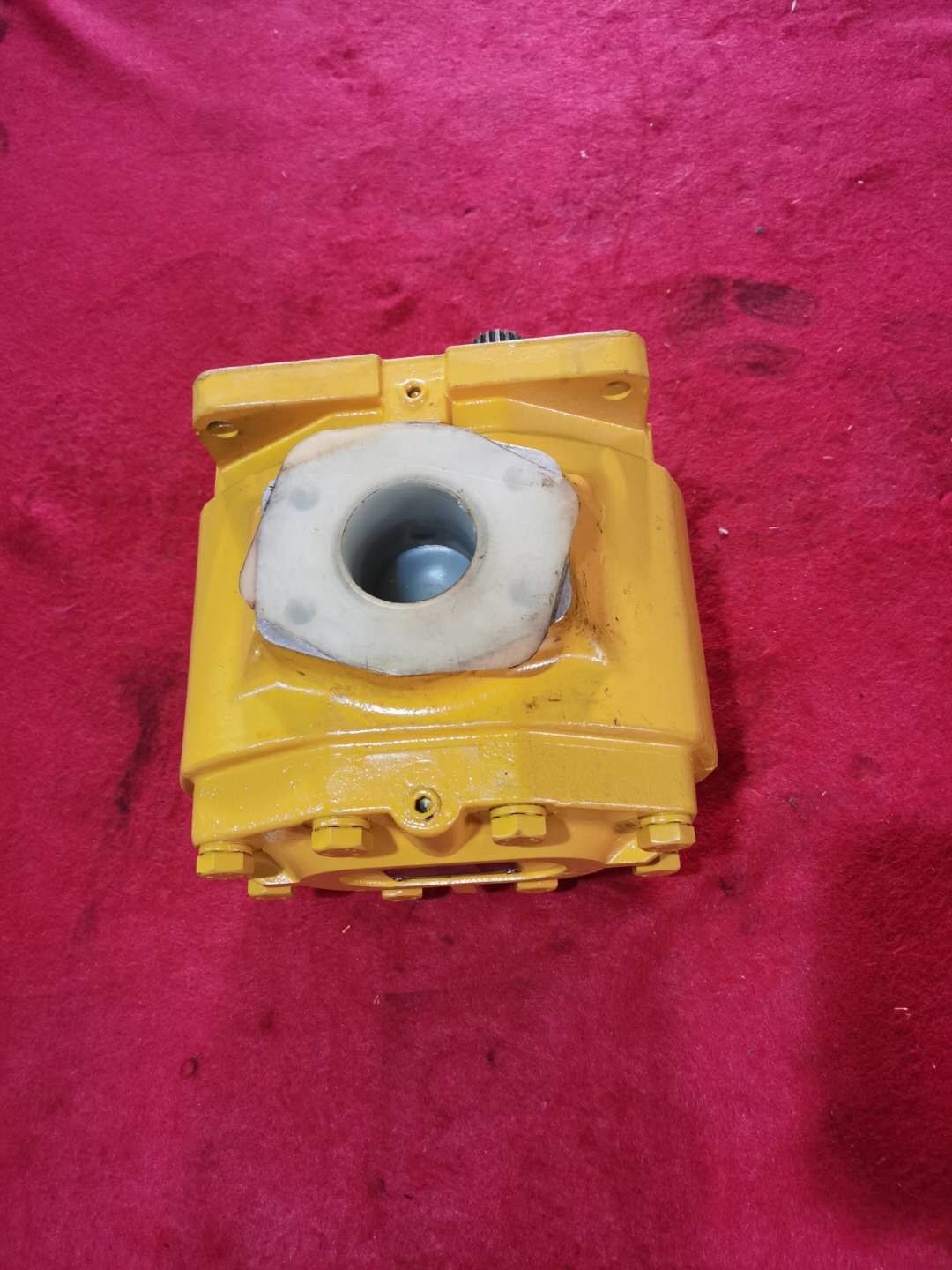 07444-66103 HYDRAULIC PUMP A. KOMATSU parts D80A, D80E, D80P, D85A, D85E, D85P HYDRAULIC