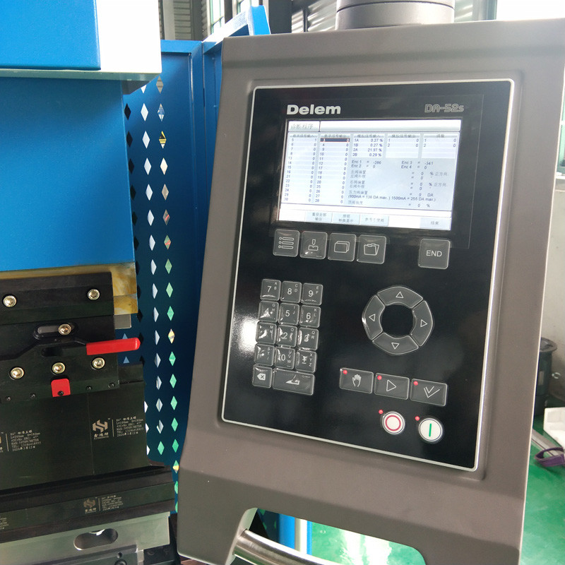 Electric Hydraulic Press Brake 100 Ton Metal Steel Bending Machine Manual Delem DA52S