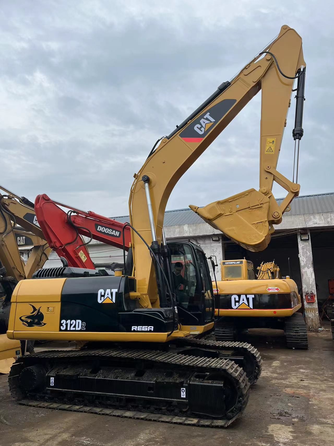 12T Used CAT / Caterpillar Excavator With Swinging Hydraulic System 312D