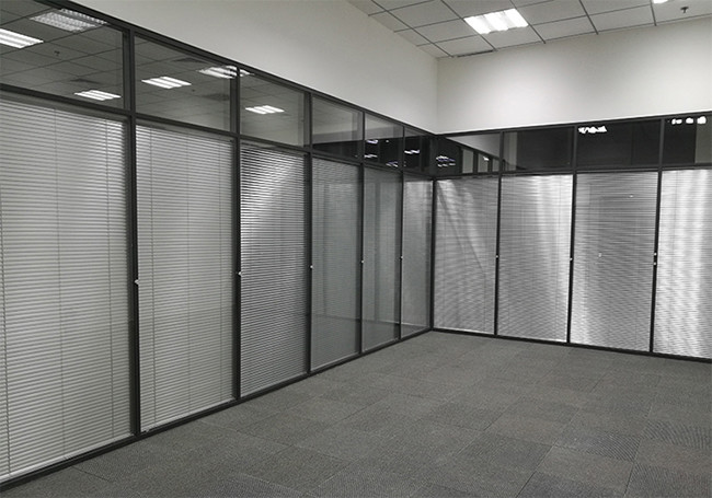 Tempered Glass Demountable Partition Wall 83mm Black Aluminum Frame