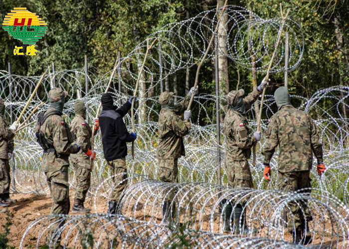 BTO-18 Galvanized Steel Concertina Razor Wire Fence for Military Defense and Border Security