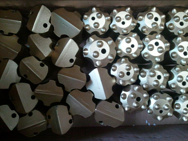 Top Hammer Taper Button Drill Bit Diameter 20 - 60mm with 4 - 7 Buttons