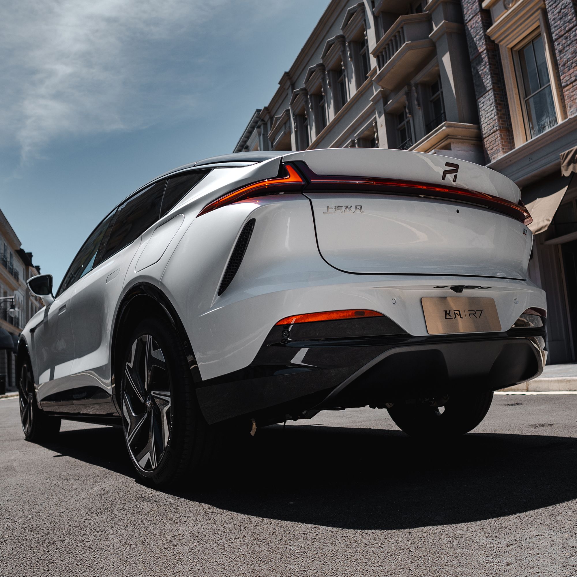 2024 Feifan R7 Large Screen 4X2 2WD Medium SUV with Ternary Lithium Electricity 606 km Cruising Range and Pure Fast Charge