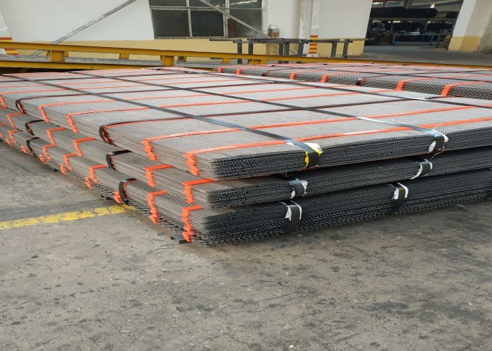 ASTM Self Cleaning Non Blocking 1.2mm Steel Screen Mesh
