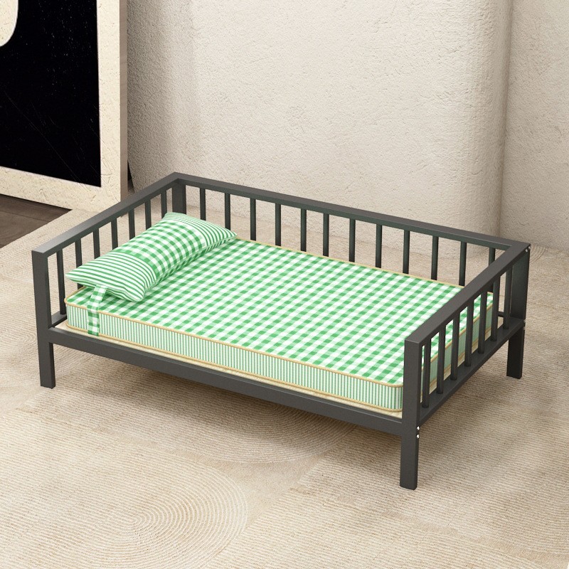 elevated dog bed for large breeds