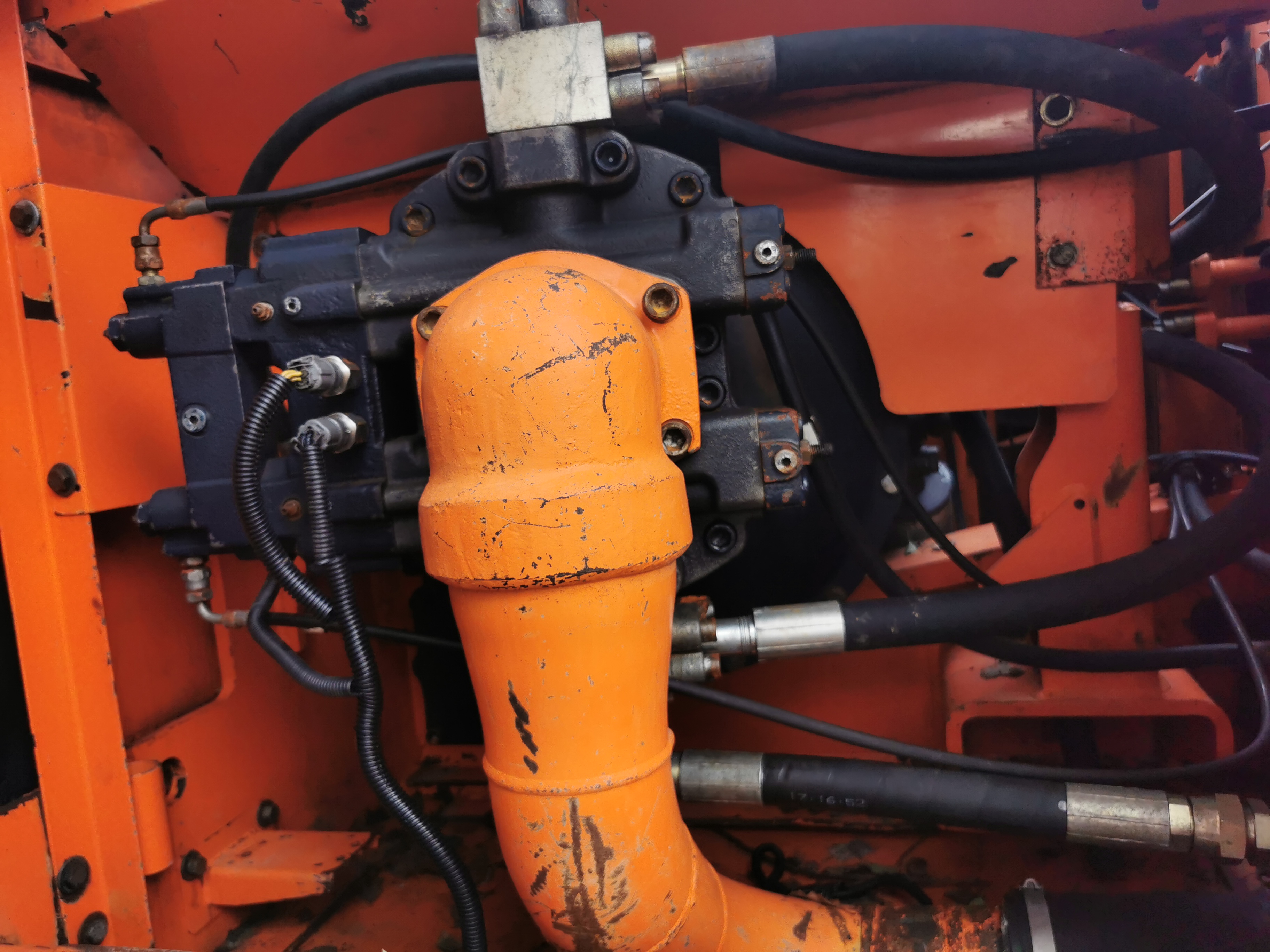 Doosan DX420 Used Excavator with Few Working Hours and Original Hydraulic Cylinder