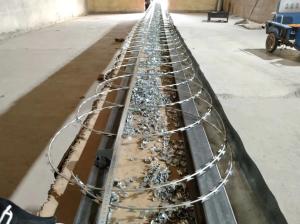 Wholesale 1.6mm 500m 25kgs/roll Arame Farpado Security Hot Dipped Galvanized Barbed Wire from china suppliers