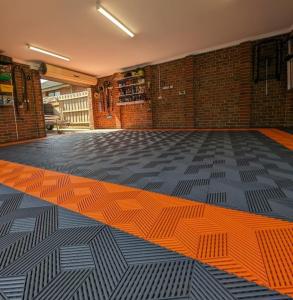 Wholesale Waterproof Smooth Interlocking Garage Floor Tiles 18mm Garagetrac Tiles from china suppliers