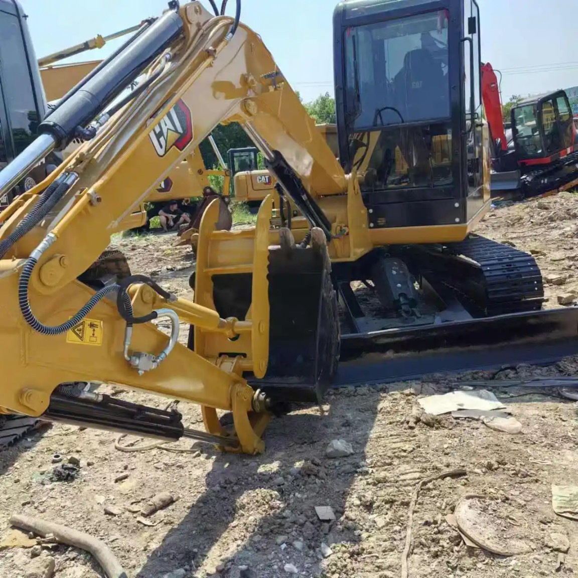 Original Brand 6 Ton Mini Excavators CAT306 Crawler Backhoe Secondhand Earth Moving Machine