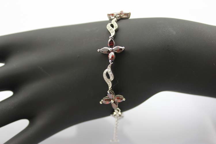 925 Silver Jewellery Quatrefoil Garnet Cubic Zircon Tennis Bracelet (B04RED)