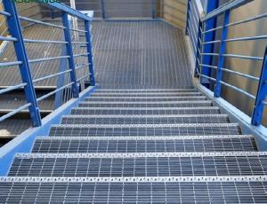 Wholesale Welded Plain Type Serrated Bar Hot DIP Galvanizing Steel Structure Grating for Stair Tread from china suppliers