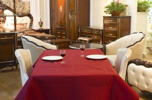 Wholesale 1.2x1.8m Red Disposable Paper Tablecloths For BBQ FDA Listed from china suppliers