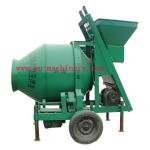 Concrete Truck of Consturction Equipment Machinery with Hydraulic Hopper