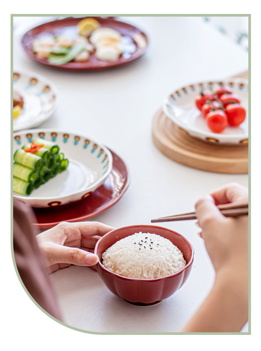 Porcelain Floral Dinner Set With Decal Solid Color Technique Under Glazed Ceramic Type