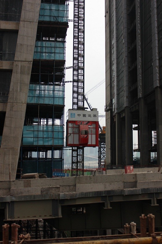 SC300/300 Construction Hoist Elevator , 3000kg/Cage Rack Pinion Hoist