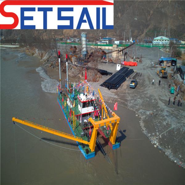 China Low Failtur River Sand Suction Dredger with Cutter Head