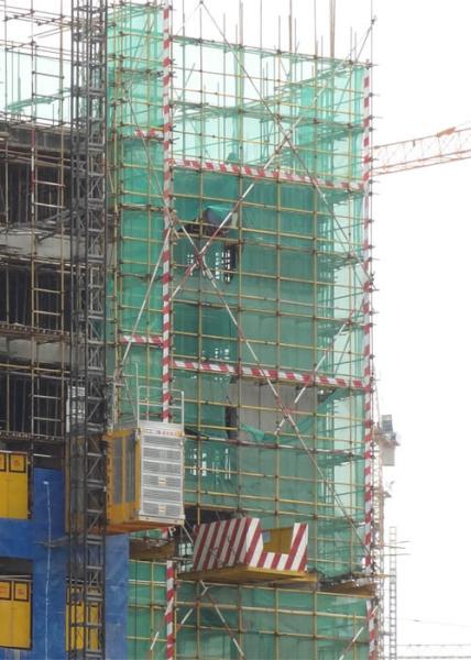 Durable Passenger And Material Hoist Vertical Transportation Payload Capacity