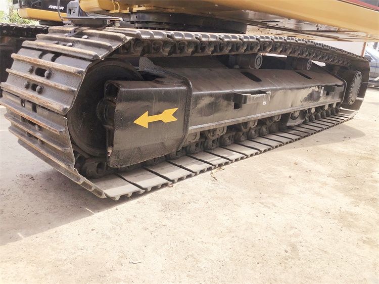 Japan Original CAT 325BL Excavator with Good Condition and Original Hydraulic Valve