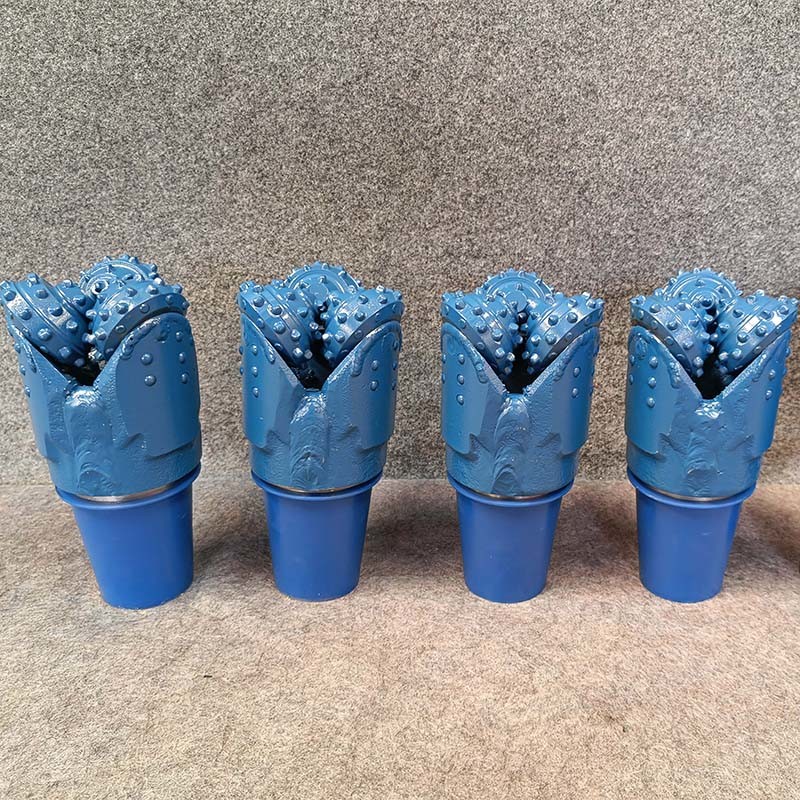 Oil And Gas Extraction Tricone Roller Bits With 2 3/8 Reg To 7 5/8 Reg Thread Type