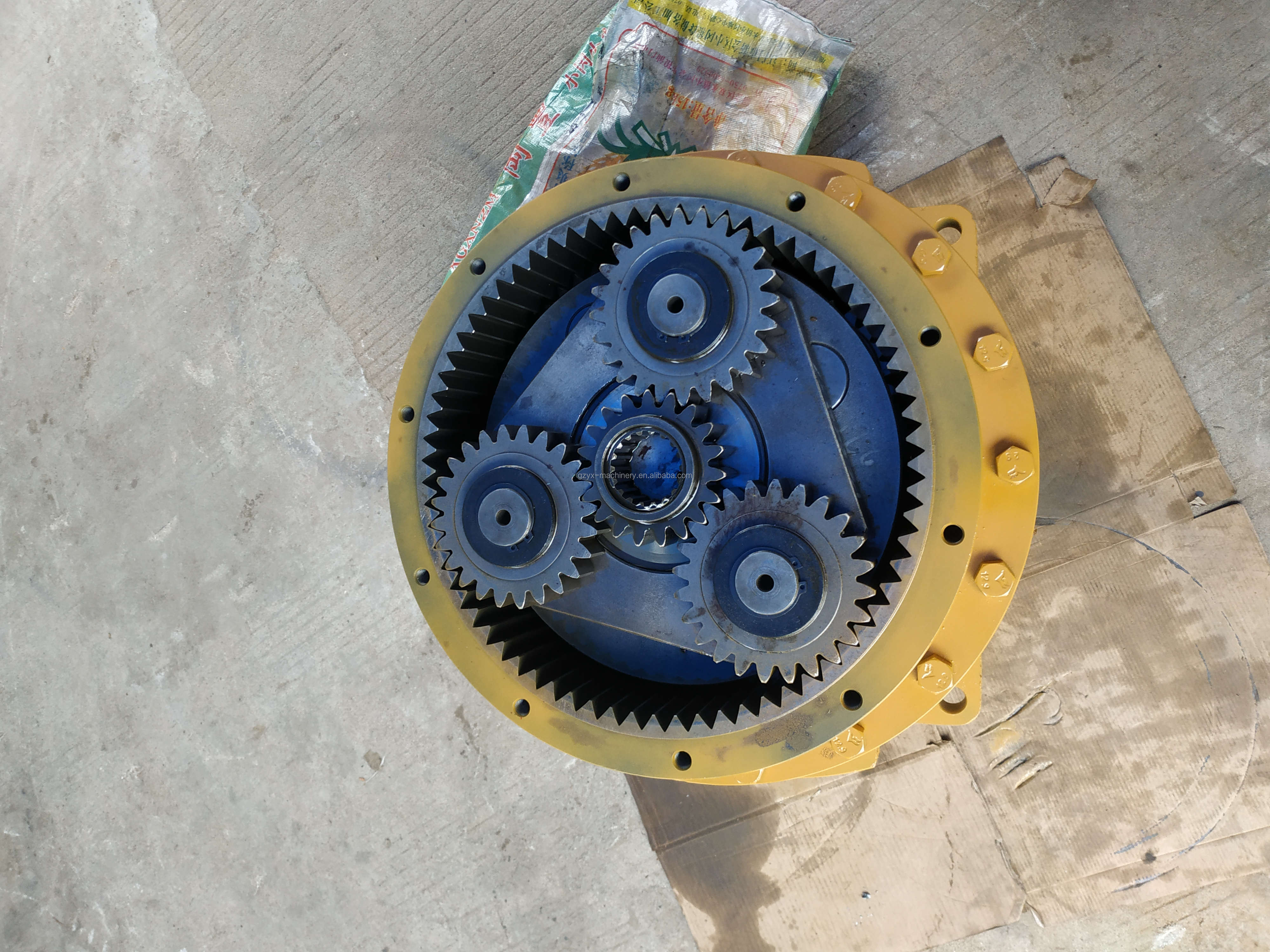 PC300-6 Hydraulic Swing Motor 27T Shaft Track Drive Motors Komatsu