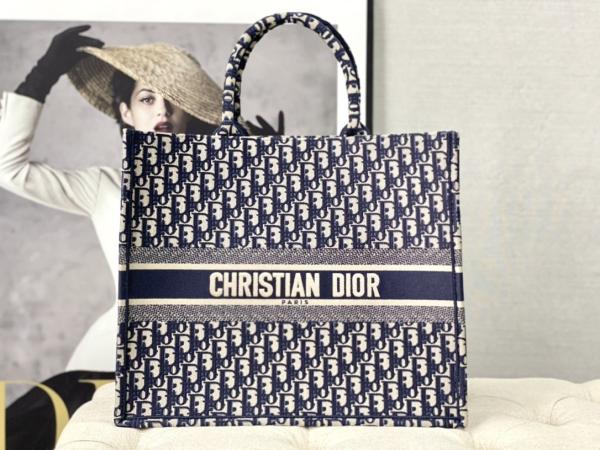 Dior Oblique Embroidery Canvas Navy Blue Branded Shoulder Bag Christian Book