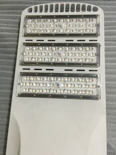 IP67 Grey 150 Watts Energy Saving Street Lighting 163lm/w Road Lamp 5700K