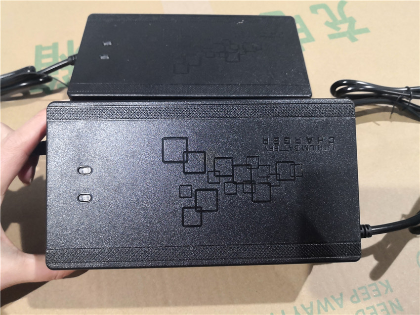 21S 84v 88.2v 2a Lithium Battery Trickle Charger Universal Smart Rechargeable